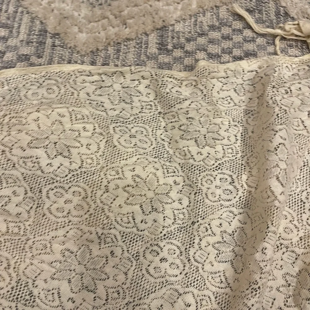 Anthropologie Cream Vintage Lace Fringe Tassel Scarf - Picture 4 of 4